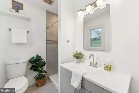 Bath - 6805 94th Ave, Lanham, MD 20706 photo 1 of 4