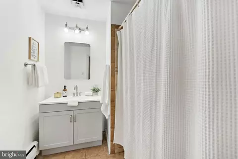 Bath - 6805 94th Ave, Lanham, MD 20706 photo 3 of 4