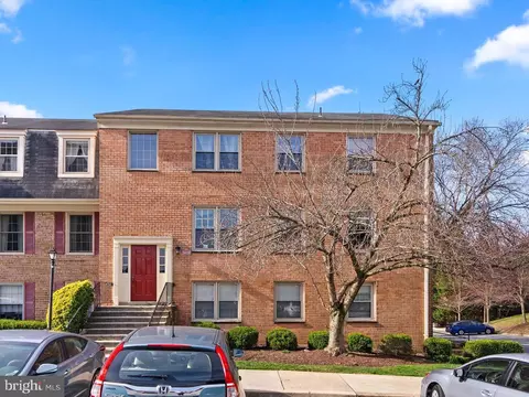 6038 Westchester Park Dr #6038 201, College Park, MD 20740