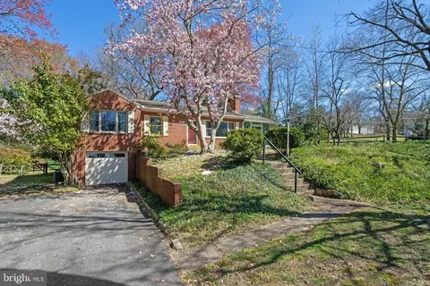 9600 Potomac Dr, Fort Washington, MD 20744