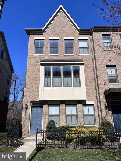 4622 Woodberry St, Riverdale, MD 20737