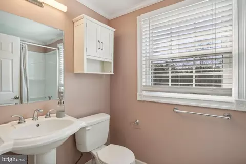Bath - 12101 Myra Pl, Bowie, MD 20715 photo 3 of 3