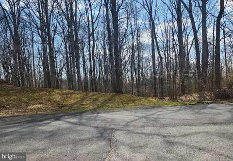 6301 Hickory Bnd, Clinton, MD 20735