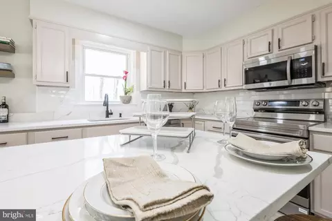 Kitchen - 16614 Sylvan Dr, Bowie, MD 20715 photo 2 of 7