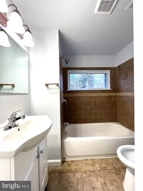 Bath - 2523 Buck Lodge Rd, Adelphi, MD 20783 photo 3 of 3