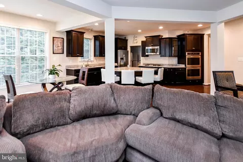 Living - 9203 Rice Ave, Lanham, MD 20706 photo 7 of 14