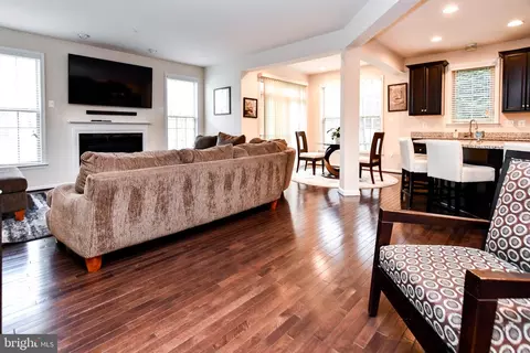 Living - 9203 Rice Ave, Lanham, MD 20706 photo 4 of 14