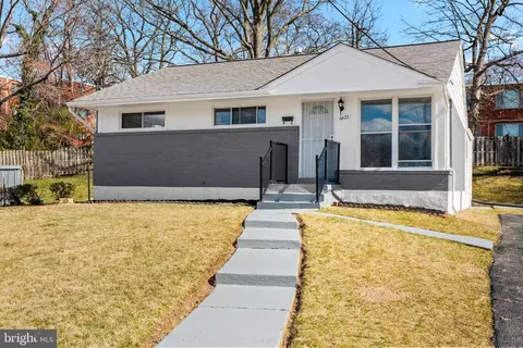 6422 Country Club Ct, Hyattsville, MD 20785