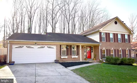 12205 Guinevere Rd, Glenn Dale, MD 20769