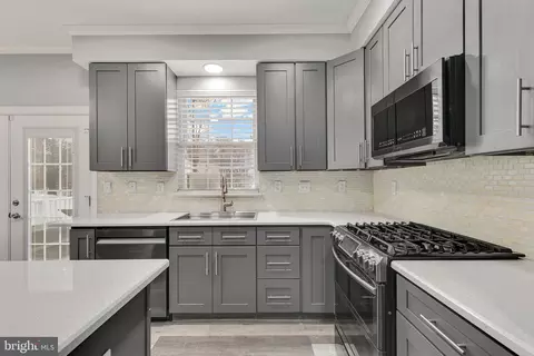 Kitchen - 6301 Kinsey Ter, Lanham, MD 20706 photo 9 of 10
