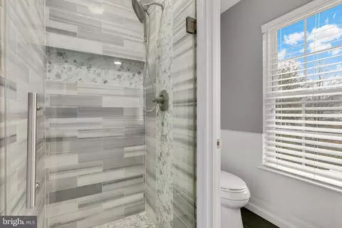 Bath - 6301 Kinsey Ter, Lanham, MD 20706 photo 6 of 8