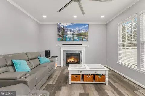 Living - 6301 Kinsey Ter, Lanham, MD 20706 photo 5 of 7