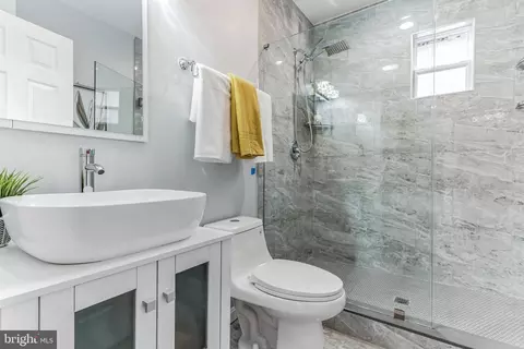 4022 37th St, Mount Rainier, MD 20712 photo 8