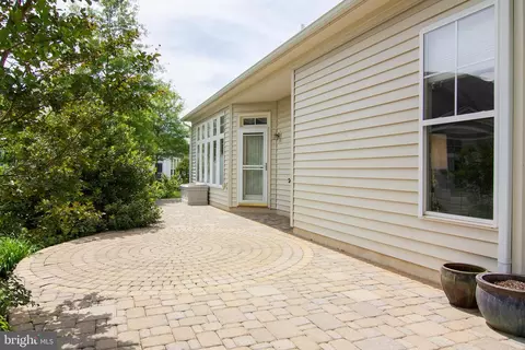 Exterior - 7405 Heartleaf Cir, Laurel, MD 20707 photo 2 of 13