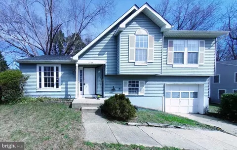 2106 Hancock Dr, Marlboro, MD 20774
