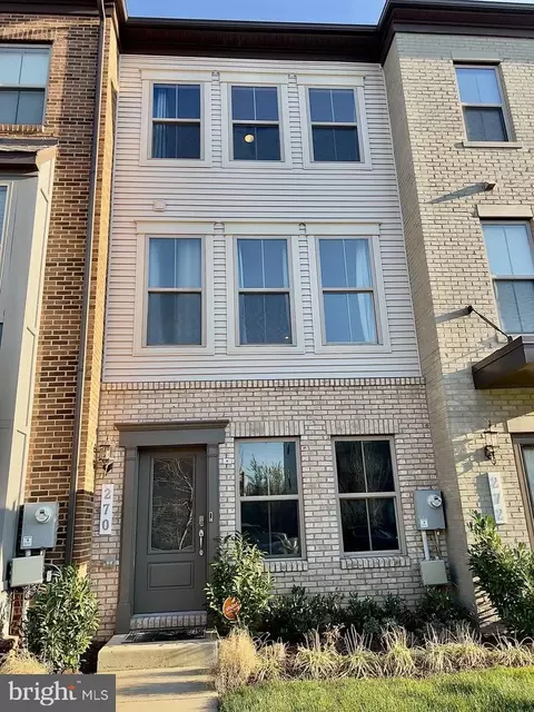 270 Phoenix Dr, Marlboro, MD 20774