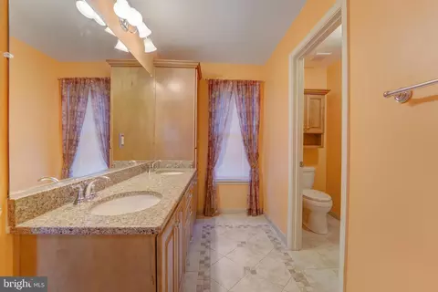 Bath - 11604 Admiral Ct, Laurel, MD 20708 photo 2 of 8