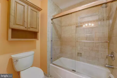 Bath - 11604 Admiral Ct, Laurel, MD 20708 photo 5 of 8
