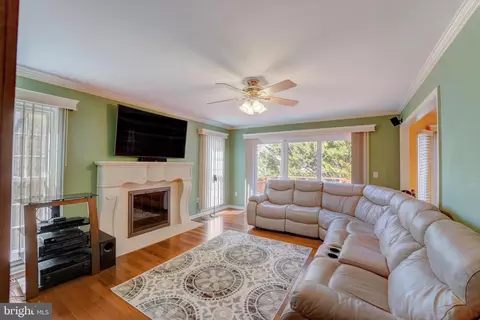 Living - 11604 Admiral Ct, Laurel, MD 20708 photo 3 of 6