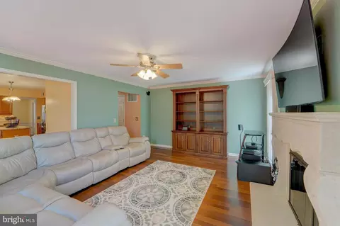 Living - 11604 Admiral Ct, Laurel, MD 20708 photo 4 of 6