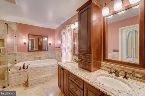 Bath - 11604 Admiral Ct, Laurel, MD 20708 photo 6 of 8