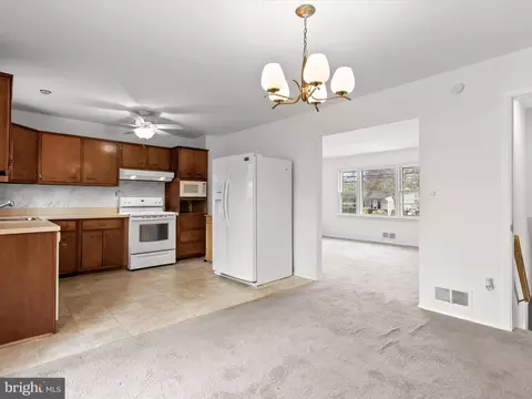 6908 Elbrook Rd, Lanham, MD 20706 photo 8