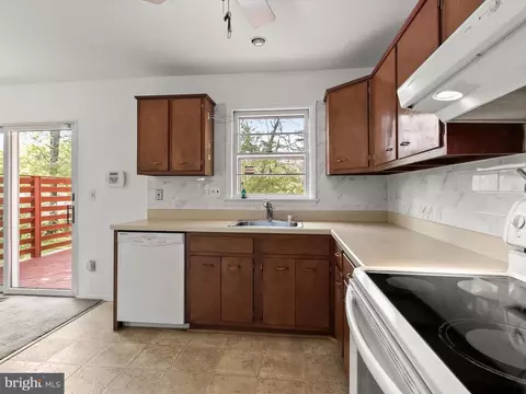 6908 Elbrook Rd, Lanham, MD 20706 photo 12