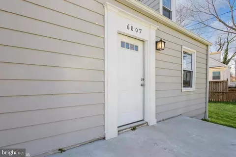 6807 Pickett Dr, Morningside, MD 20746