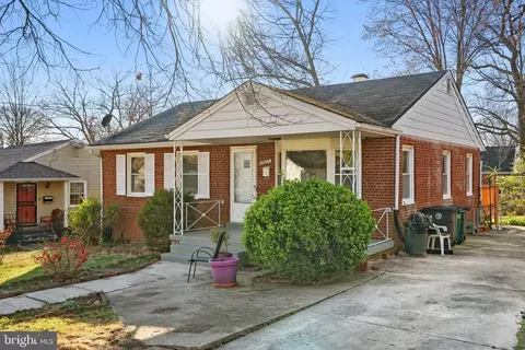 5902 Jamestown Rd, Hyattsville, MD 20782
