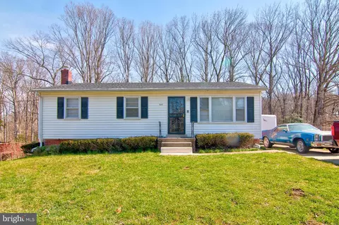 9000 Anna Dr, Clinton, MD 20735