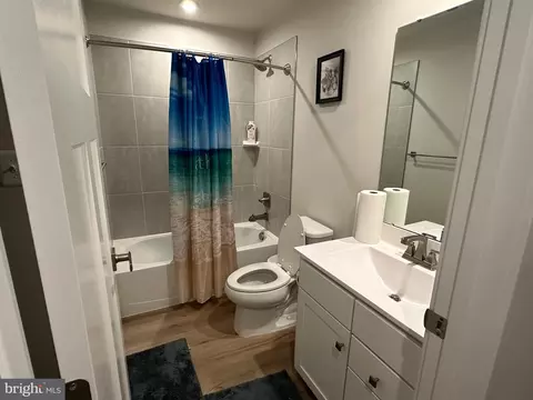 Bath - 1716 Mill Branch Dr, Laurel, MD 20708 photo 2 of 5