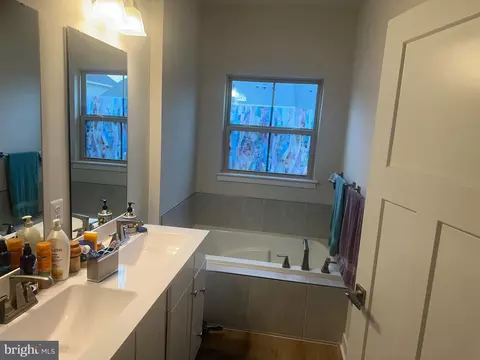 Bath - 1716 Mill Branch Dr, Laurel, MD 20708 photo 4 of 5