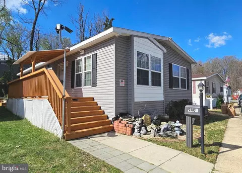 9407 Beech Park St, Capitol Heights, MD 20743