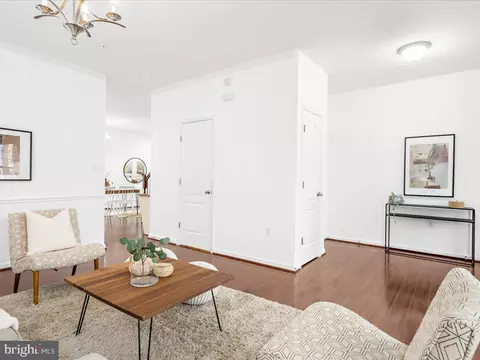 Living - 6910 Lenape Ct, Brandywine, MD 20613 photo 2 of 7