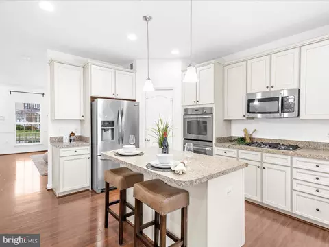 Kitchen - 6910 Lenape Ct, Brandywine, MD 20613 photo 3 of 6