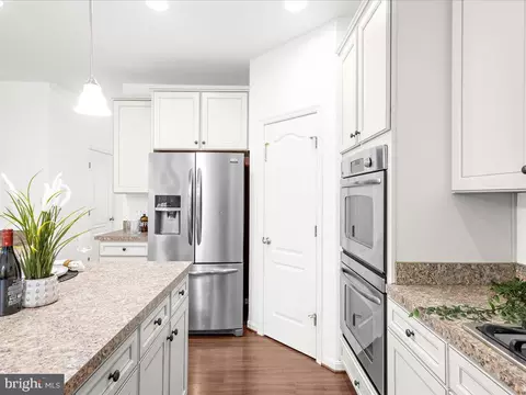 Kitchen - 6910 Lenape Ct, Brandywine, MD 20613 photo 4 of 6