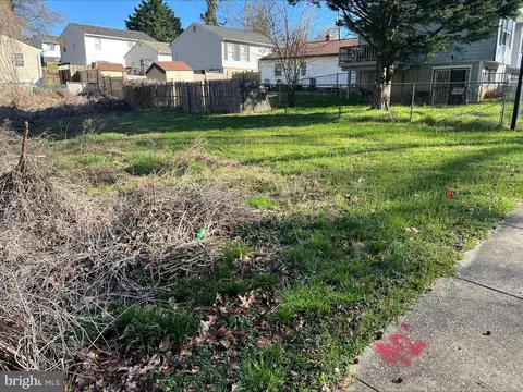 6604 Blacklog St, Capitol Heights, MD 20743