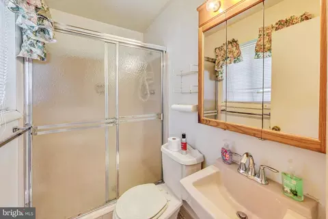 Bath - 4204 Kinmount Rd, Lanham, MD 20706 photo 1 of 3