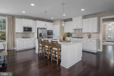 1211 Bear Branch Rd, Laurel, MD 20708 photo 2
