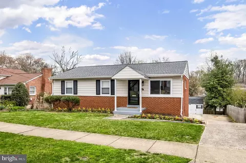 7314 Abbington Dr, Oxon Hill, MD 20745