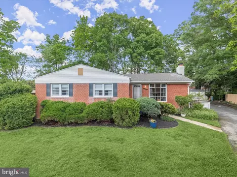 6812 96th Pl, Lanham, MD 20706