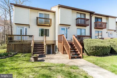 11382 Laurelwalk Dr #B-54, Laurel, MD 20708