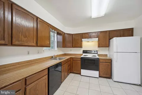 Kitchen - 8105 Johnsam Rd, Clinton, MD 20735 photo 3 of 3