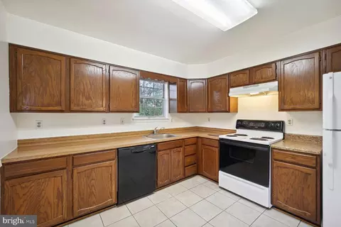 Kitchen - 8105 Johnsam Rd, Clinton, MD 20735 photo 2 of 3