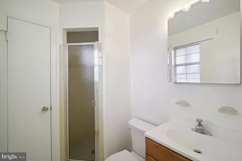 Bath - 8105 Johnsam Rd, Clinton, MD 20735 photo 1 of 2