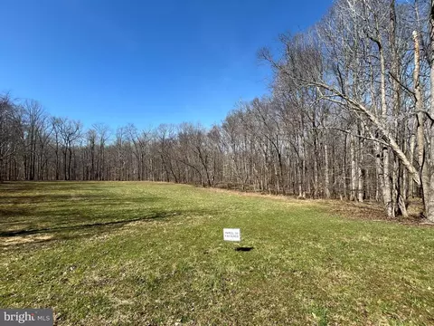 8304 Hook Ln, Marlboro, MD 20772 photo 4