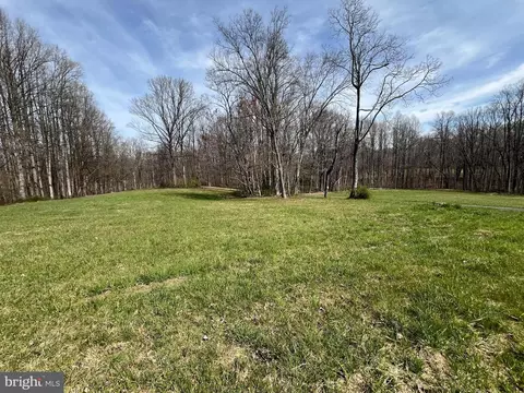 8320 Hook Ln, Marlboro, MD 20772 photo 4