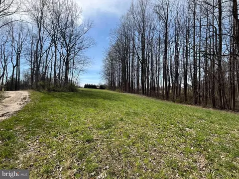 8324 Hook Ln, Marlboro, MD 20772 photo 6