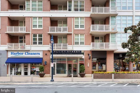 157 Fleet St #606, Oxon Hill, MD 20745