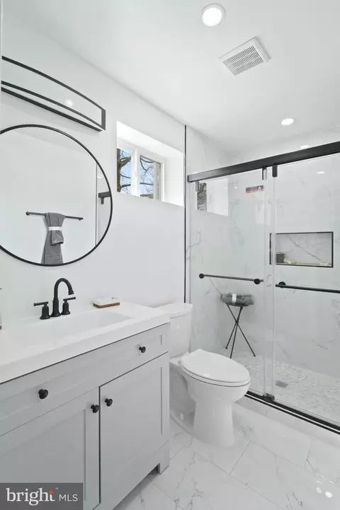 Bath - 9607 Franklin Ave, Lanham, MD 20706 photo 2 of 6